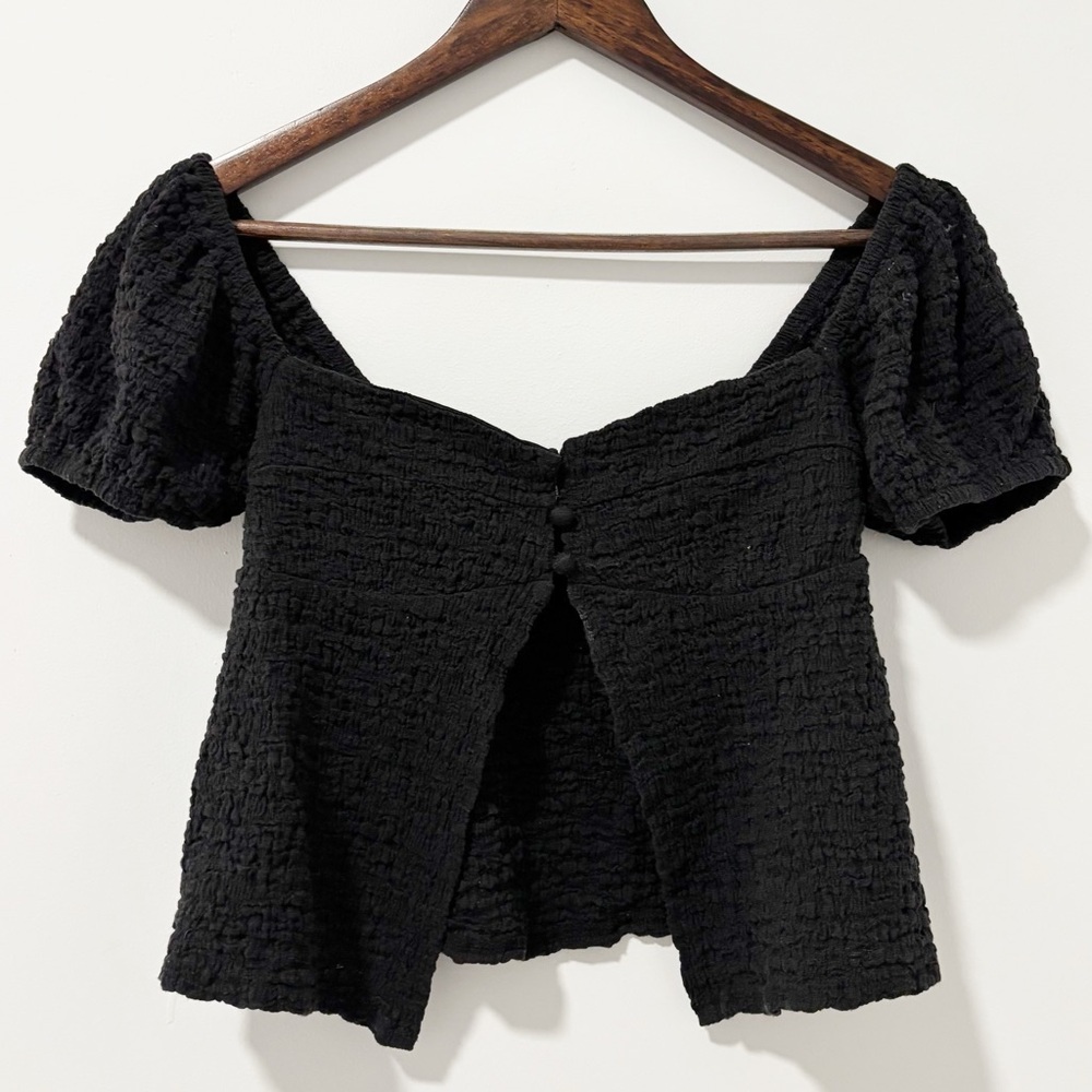 Shop Neighbor Black Textured‎ Top Womens Size Medium Crinkled Puff Sleeve Crop